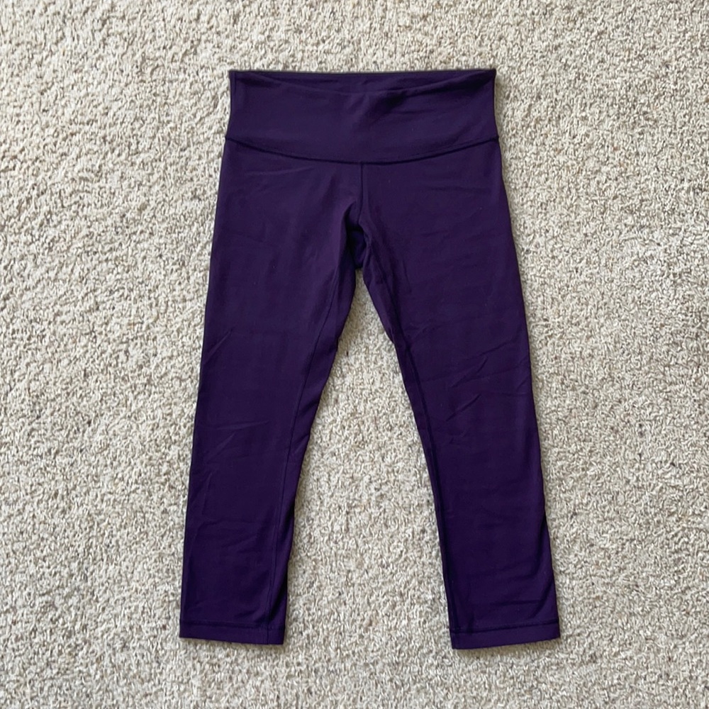 Lululemon Athletica Women’s Purple Cropped Leggings - Size 6
